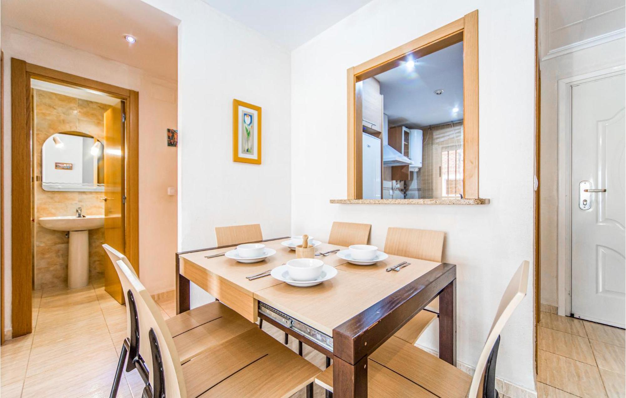 2 Bedroom Lovely Apartment In Oropesa Del Mar Eksteriør bilde